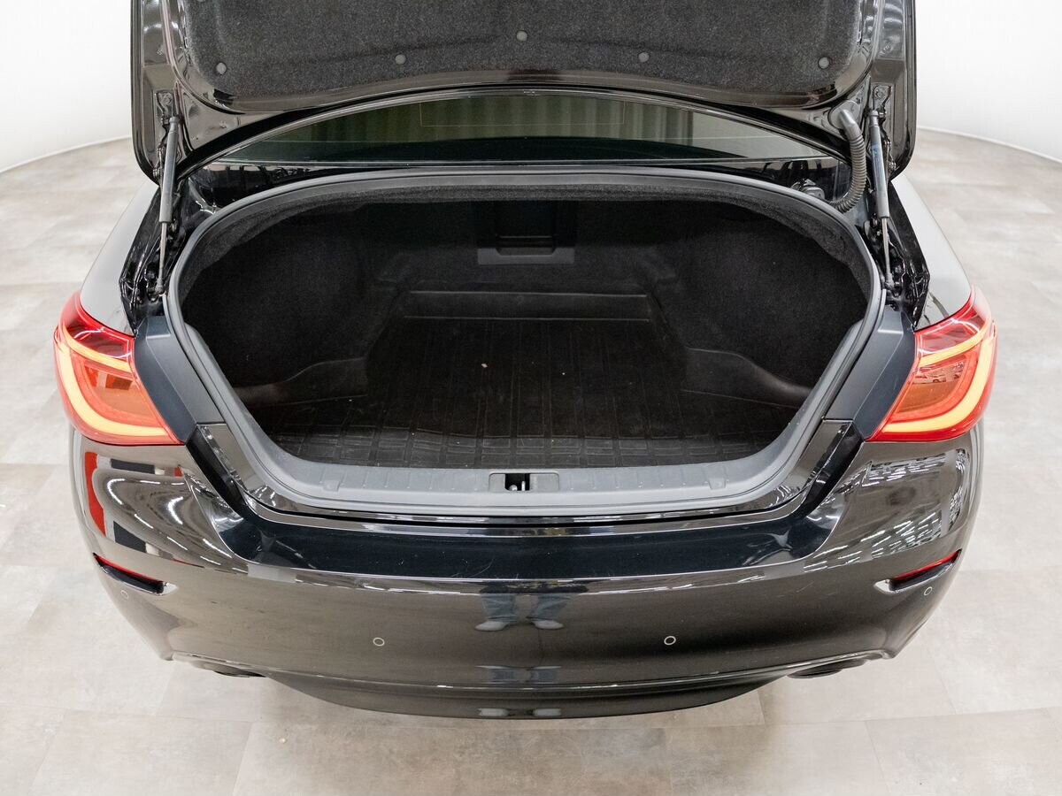 Infiniti Q70 2016 - фото автомобиля