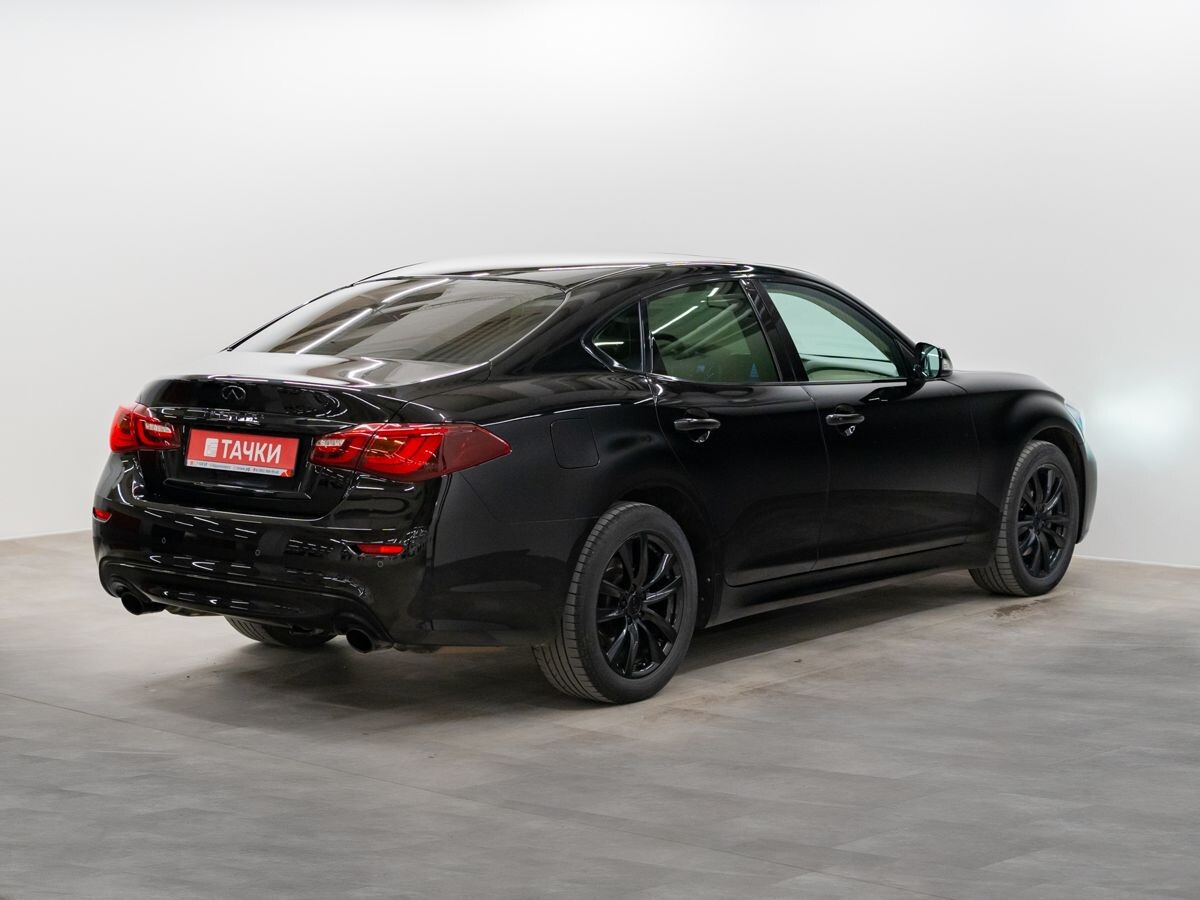 Infiniti Q70 2016 - фото автомобиля