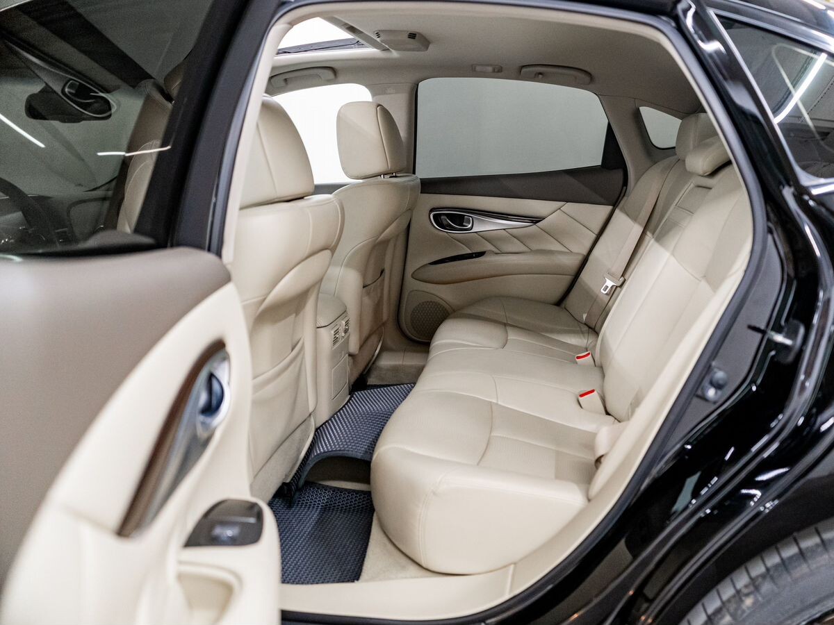 Infiniti Q70 2016 - фото автомобиля