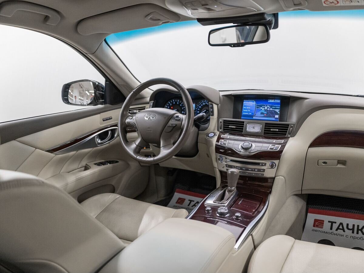 Infiniti Q70 2016 - фото автомобиля