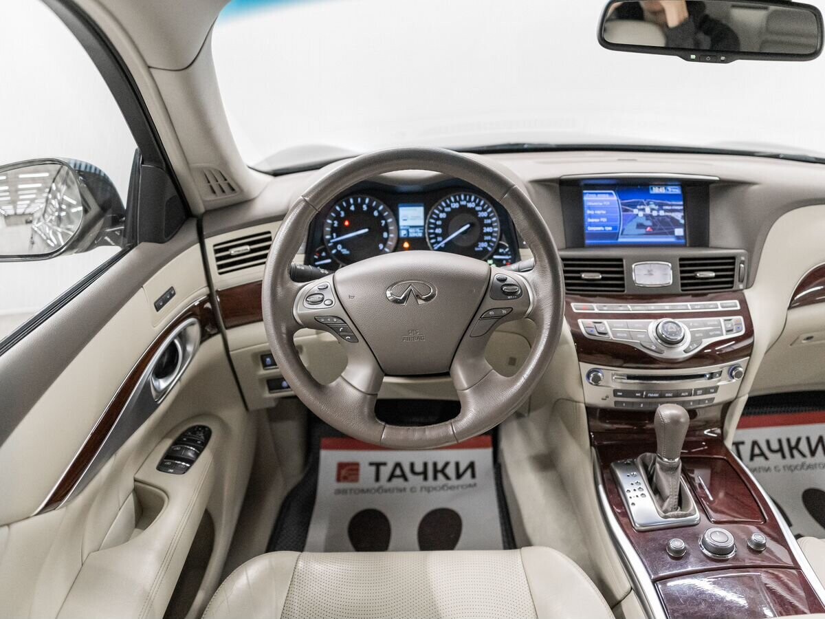 Infiniti Q70 2016 - фото автомобиля