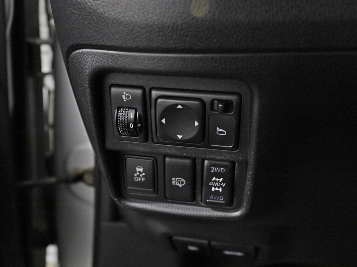 Nissan Juke 2011 - фото автомобиля