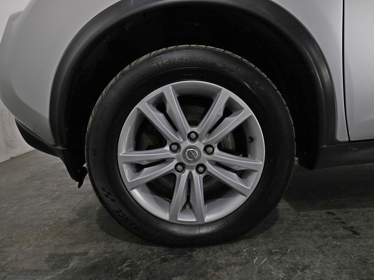 Nissan Juke 2011 - фото автомобиля