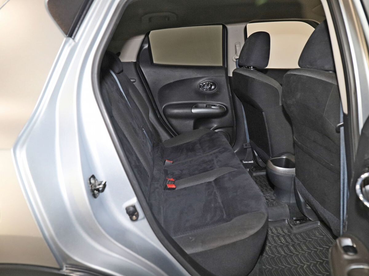 Nissan Juke 2011 - фото автомобиля