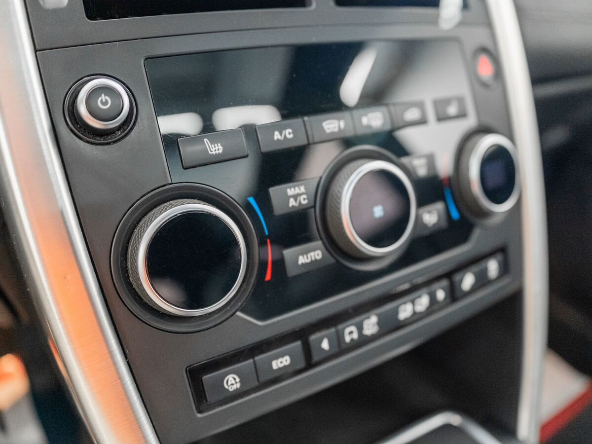 Land Rover Discovery Sport 2017 - фото автомобиля