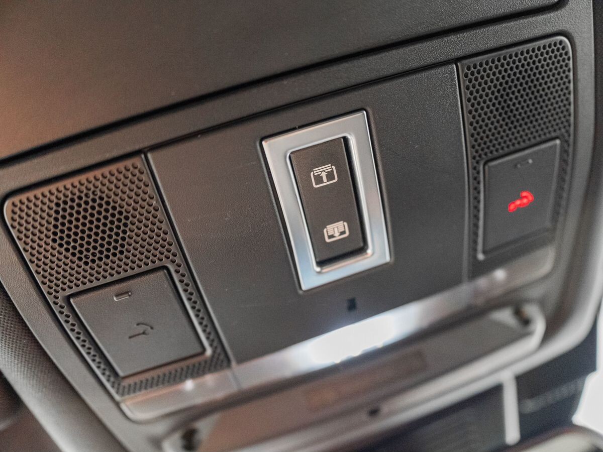 Land Rover Discovery Sport 2017 - фото автомобиля