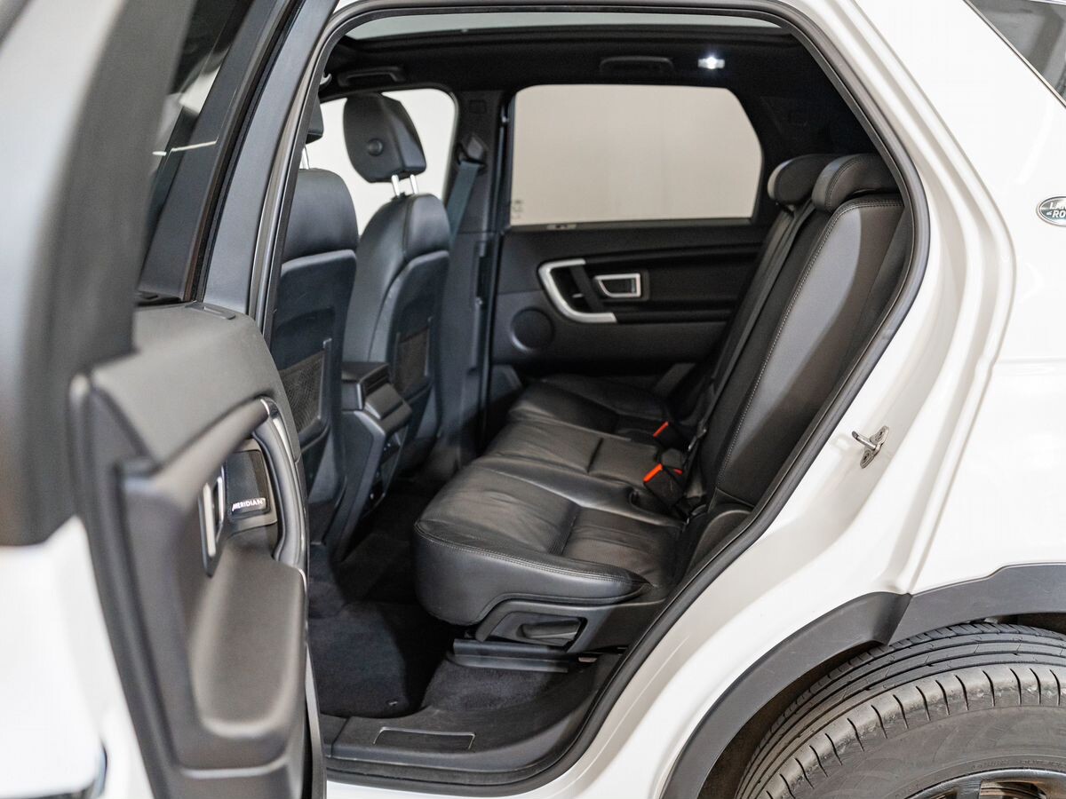 Land Rover Discovery Sport 2017 - фото автомобиля