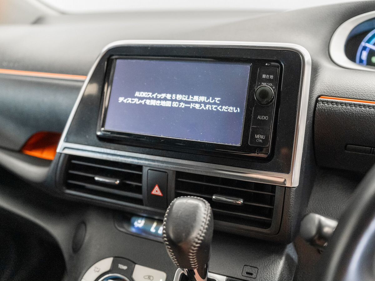 Toyota Sienta 2016 - фото автомобиля