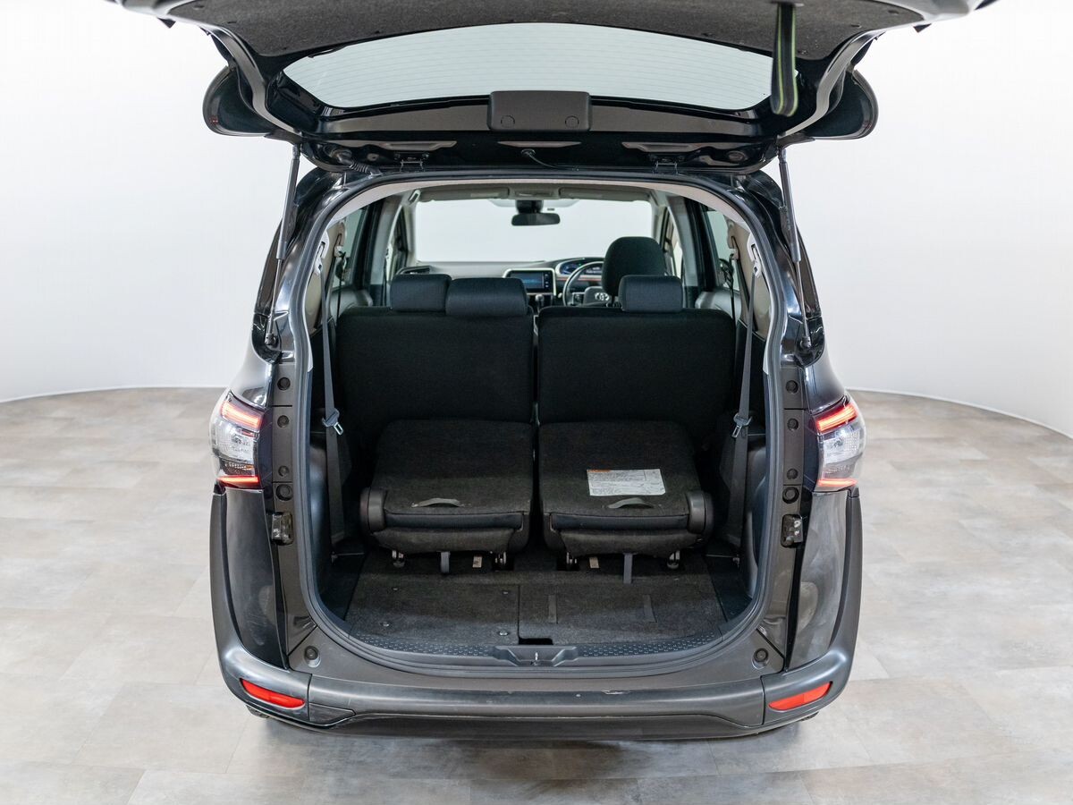 Toyota Sienta 2016 - фото автомобиля