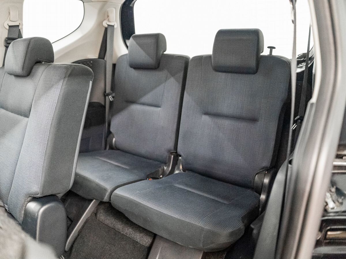 Toyota Sienta 2016 - фото автомобиля