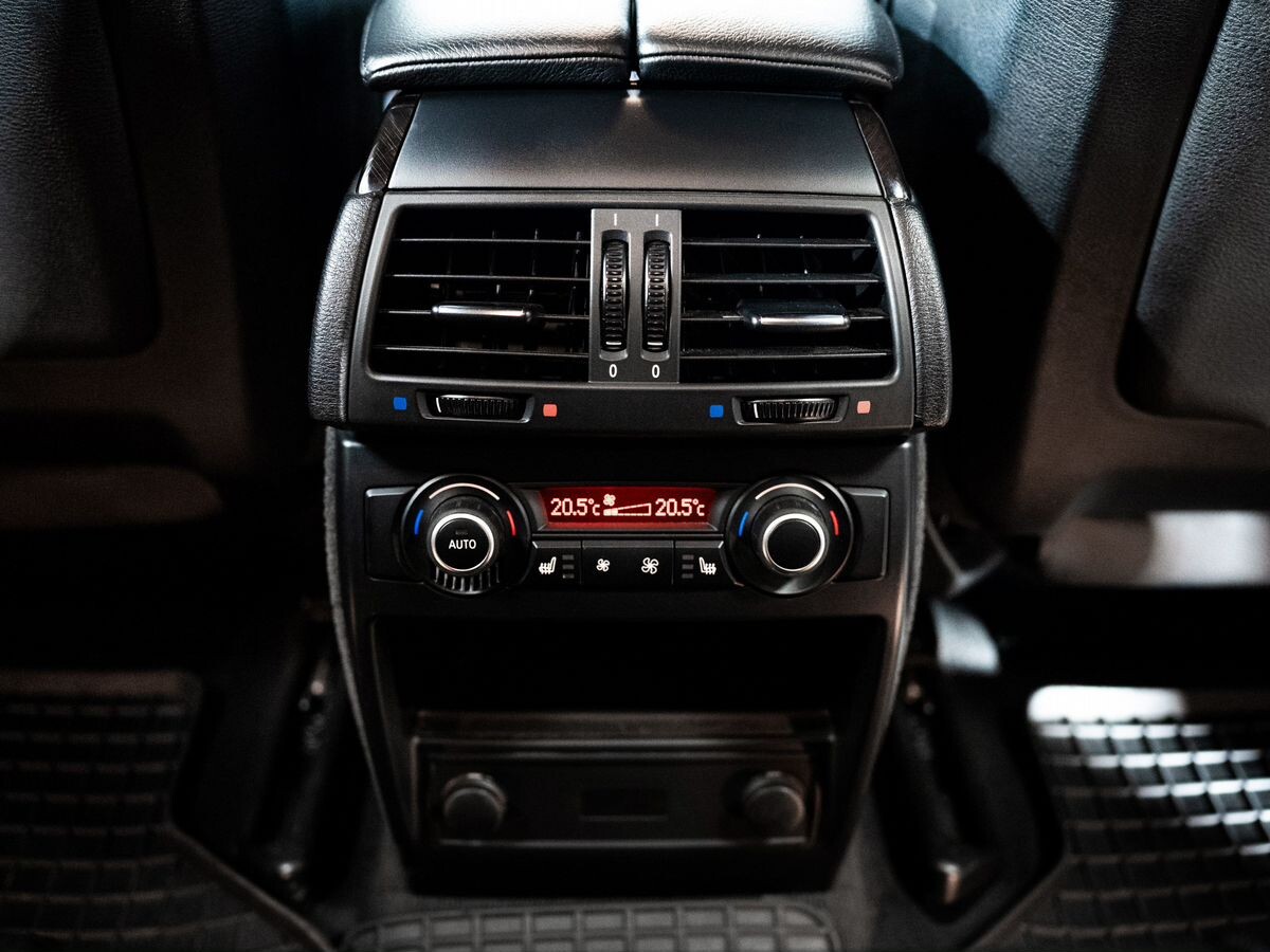 BMW X6 2012 - фото автомобиля