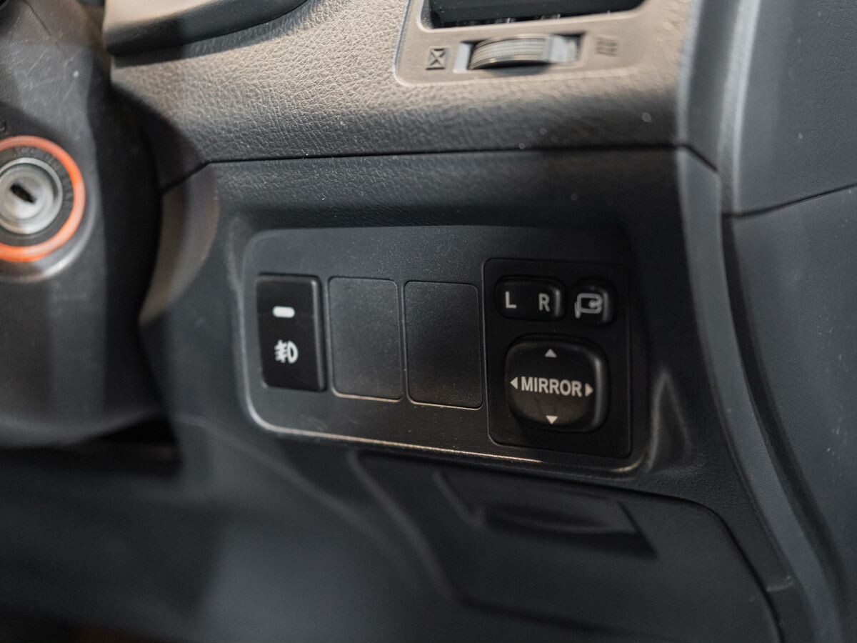 Toyota Corolla 2010 - фото автомобиля