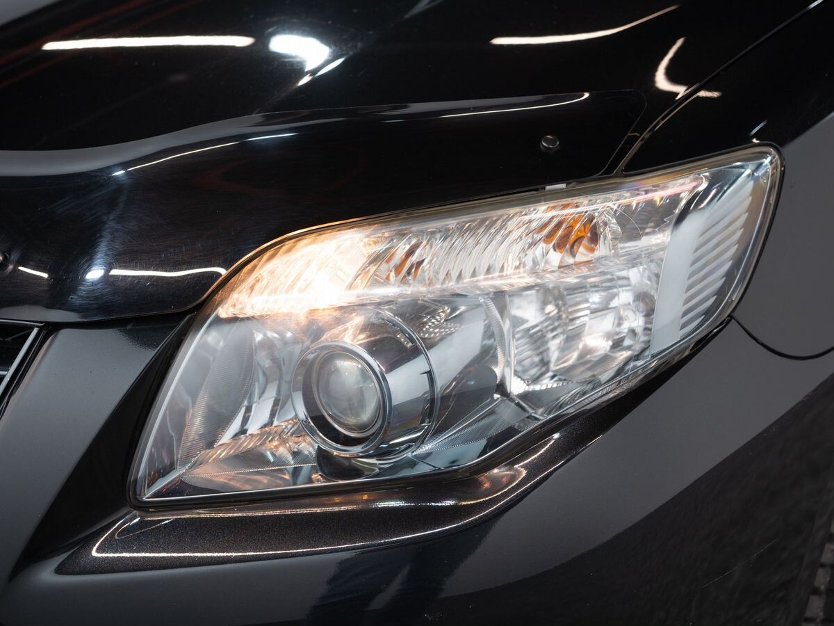 Toyota Corolla 2010 - фото автомобиля