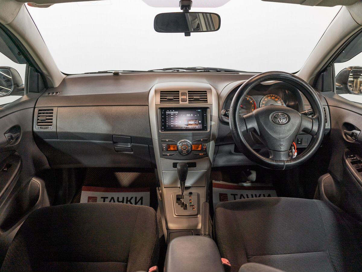 Toyota Corolla 2010 - фото автомобиля