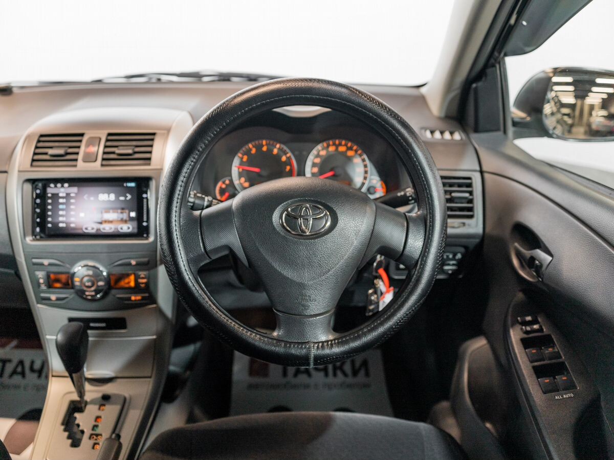 Toyota Corolla 2010 - фото автомобиля