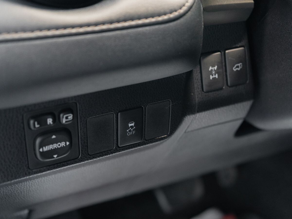 Toyota RAV4 2015 - фото автомобиля