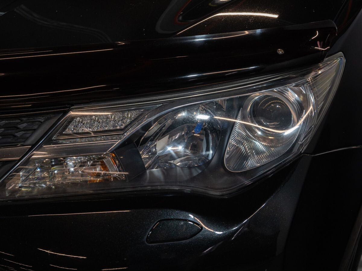 Toyota RAV4 2015 - фото автомобиля