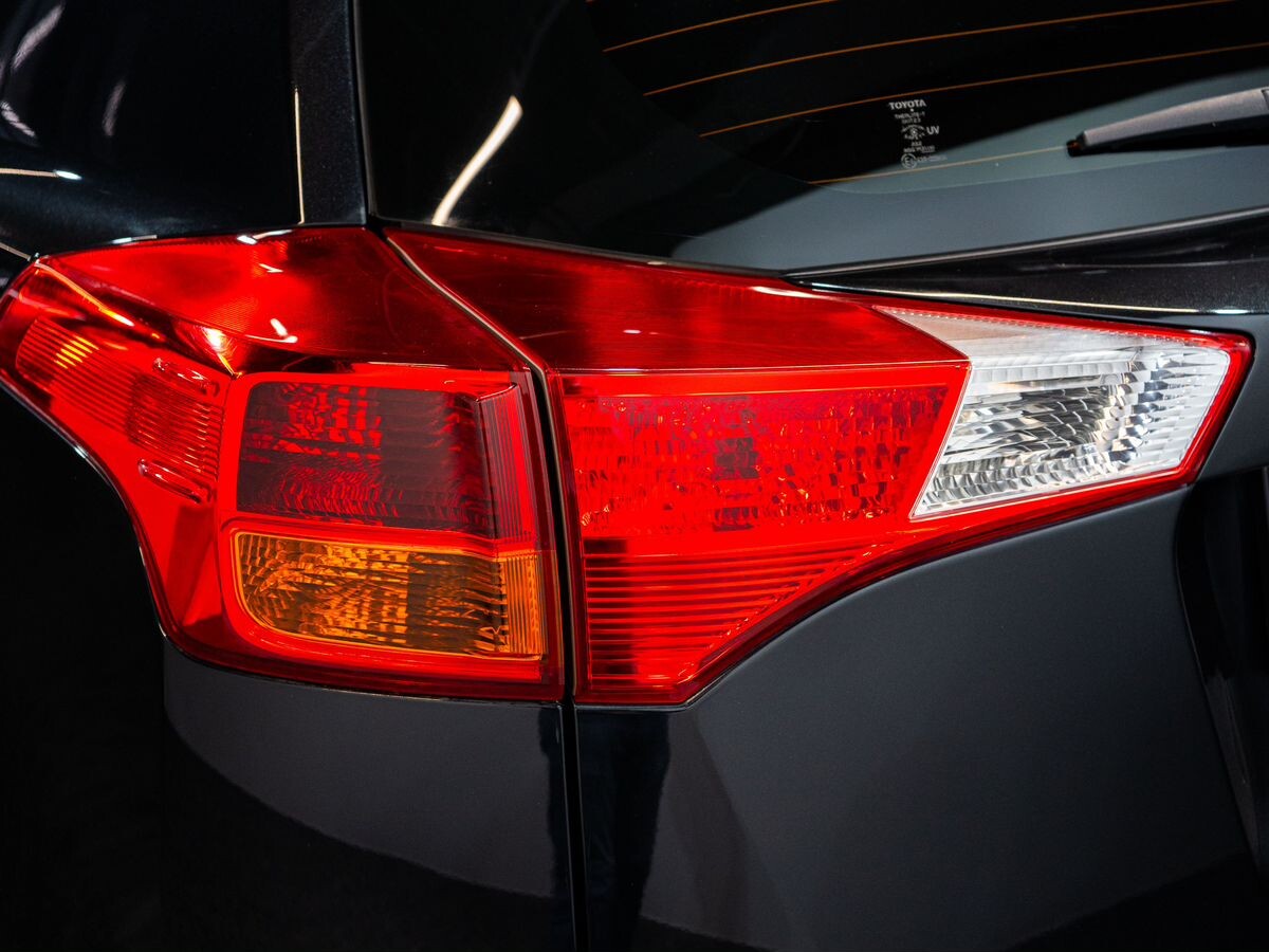 Toyota RAV4 2015 - фото автомобиля