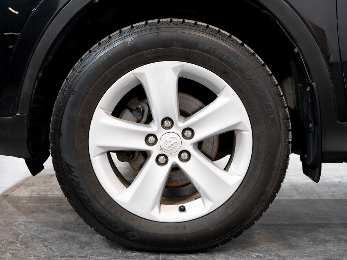 Toyota RAV4 2015 - фото автомобиля