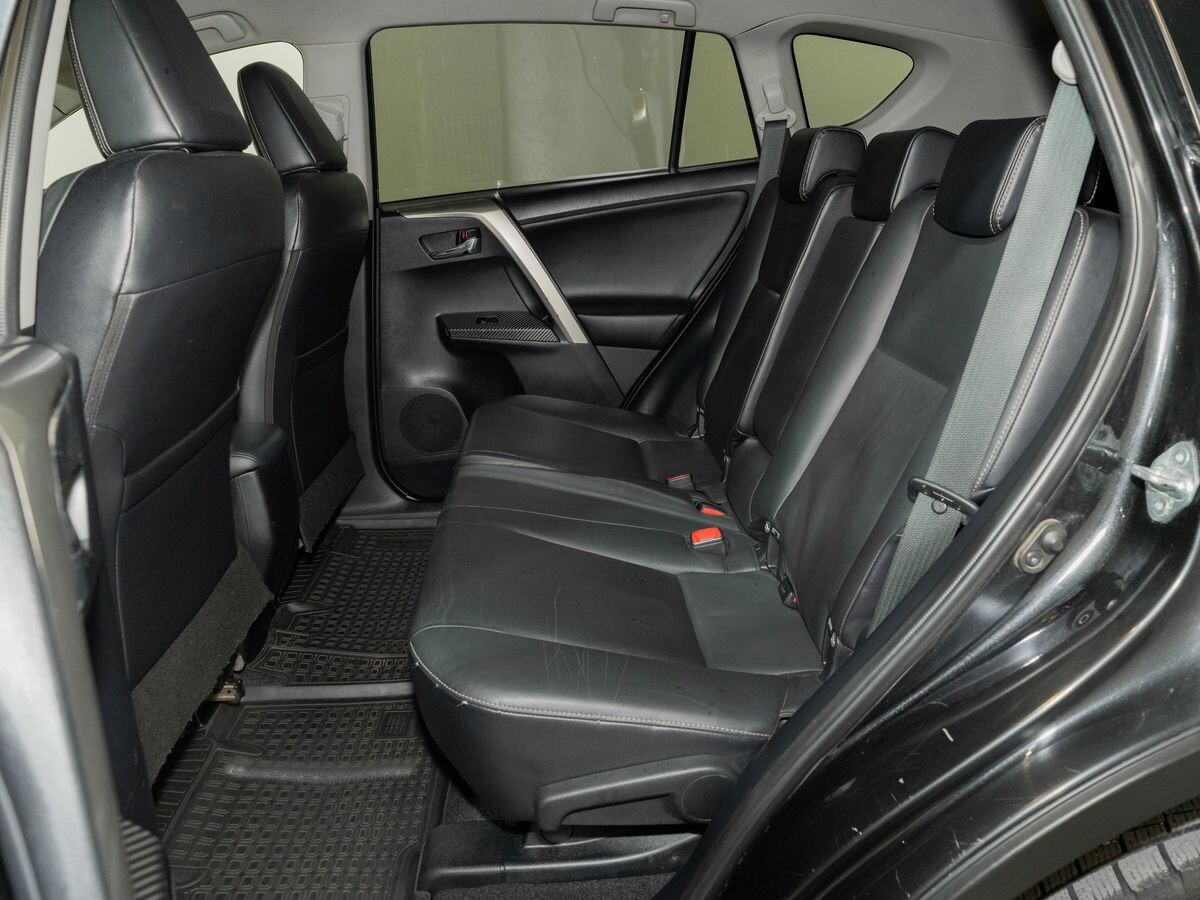 Toyota RAV4 2015 - фото автомобиля