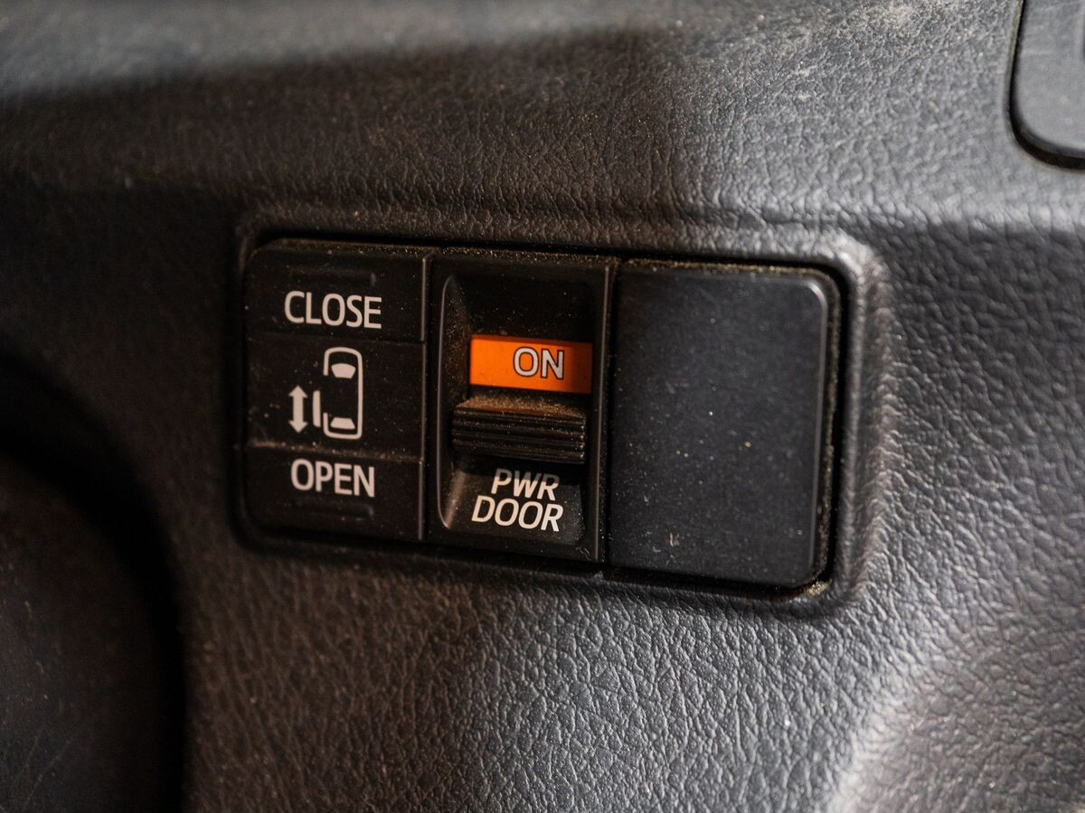 Toyota Sienta 2016 - фото автомобиля