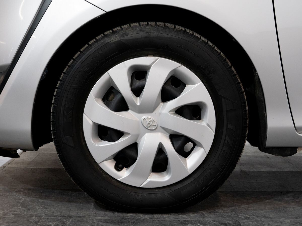 Toyota Sienta 2016 - фото автомобиля