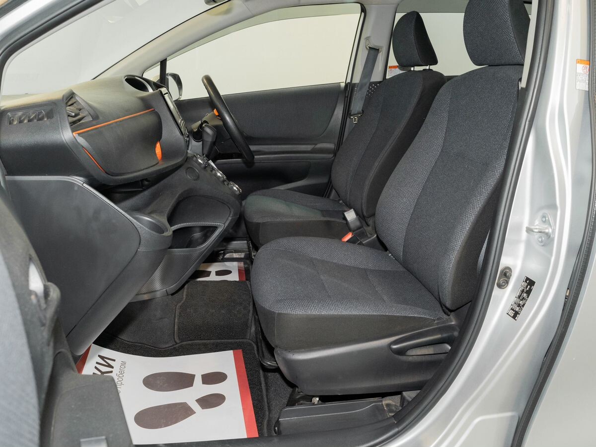 Toyota Sienta 2016 - фото автомобиля