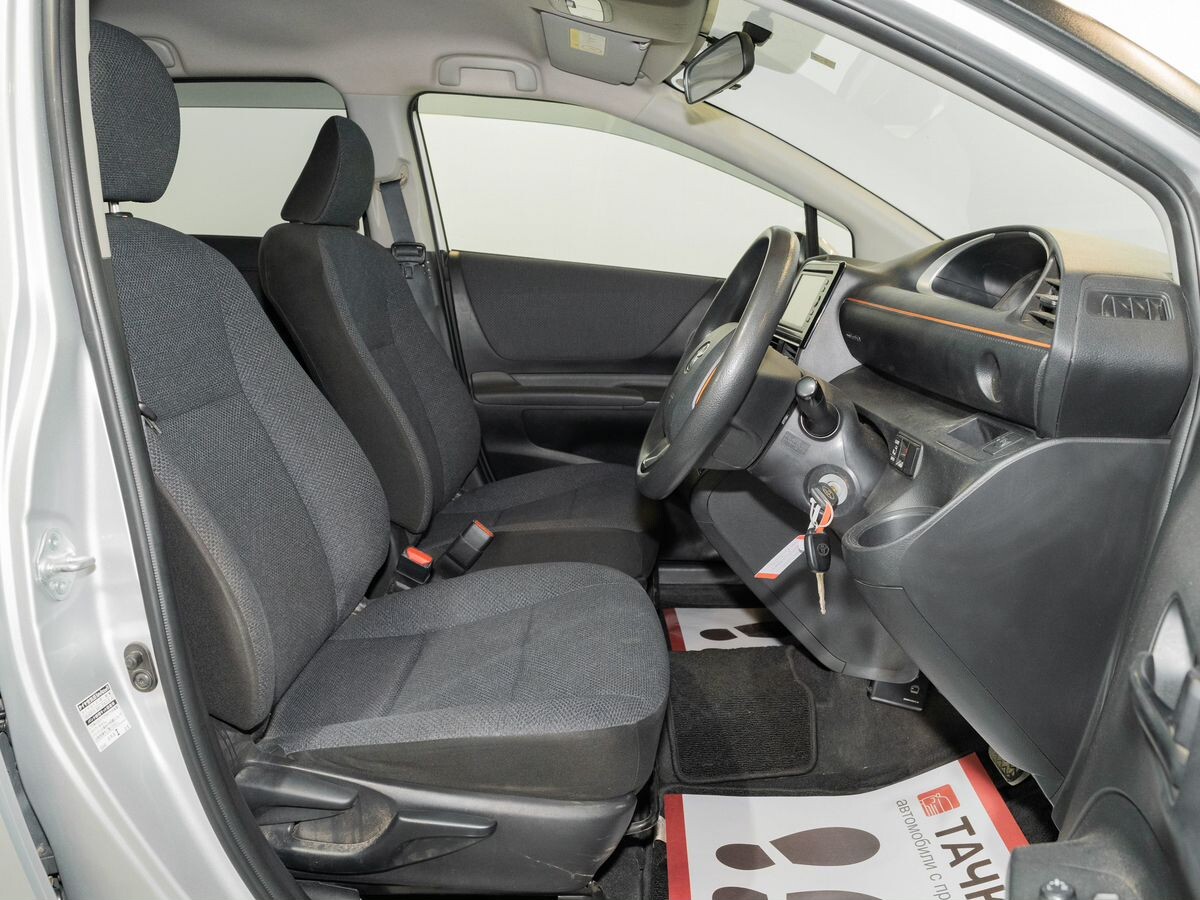 Toyota Sienta 2016 - фото автомобиля