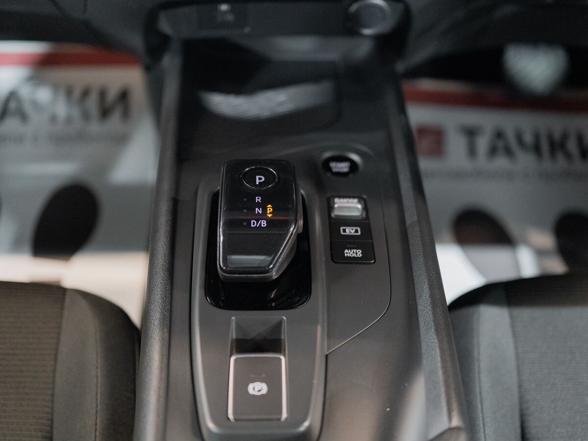 Nissan Note 2021 - фото автомобиля