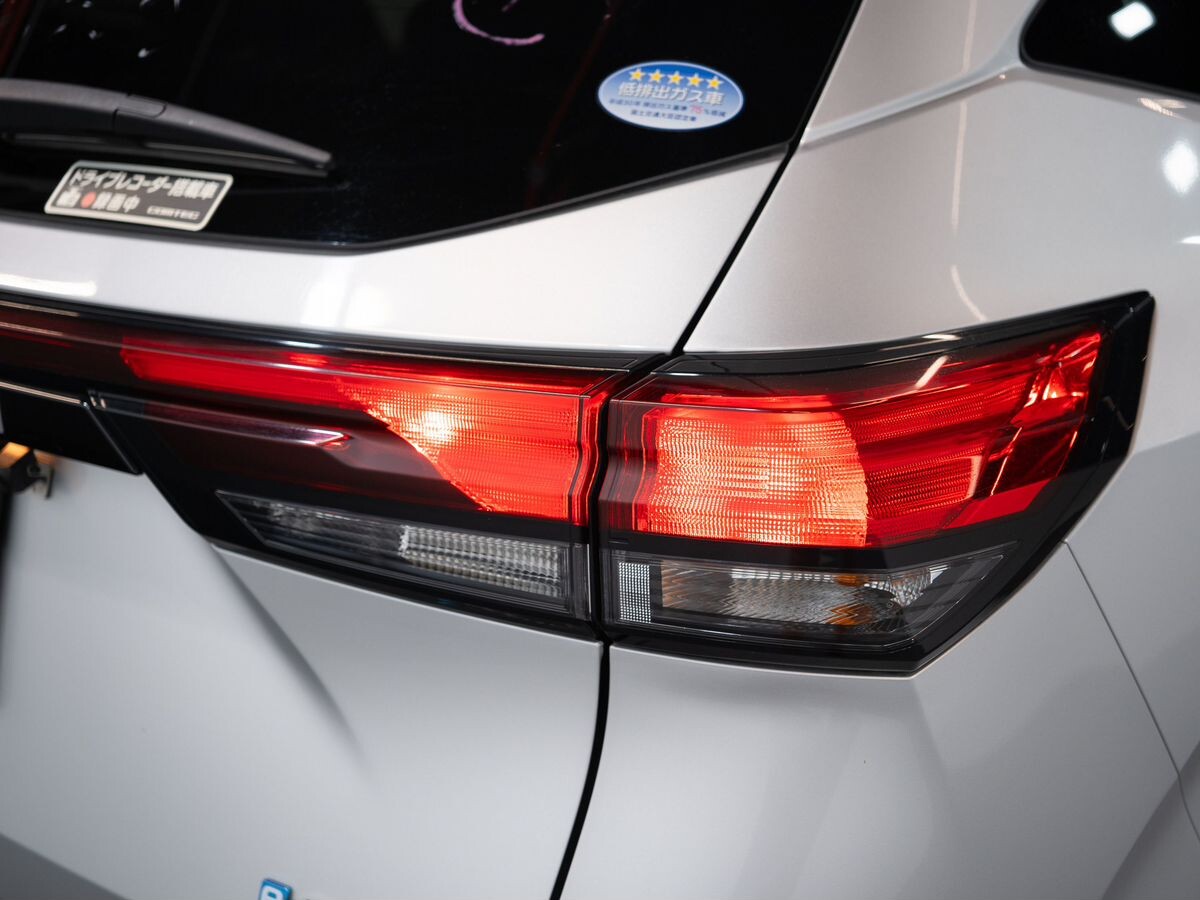 Nissan Note 2021 - фото автомобиля