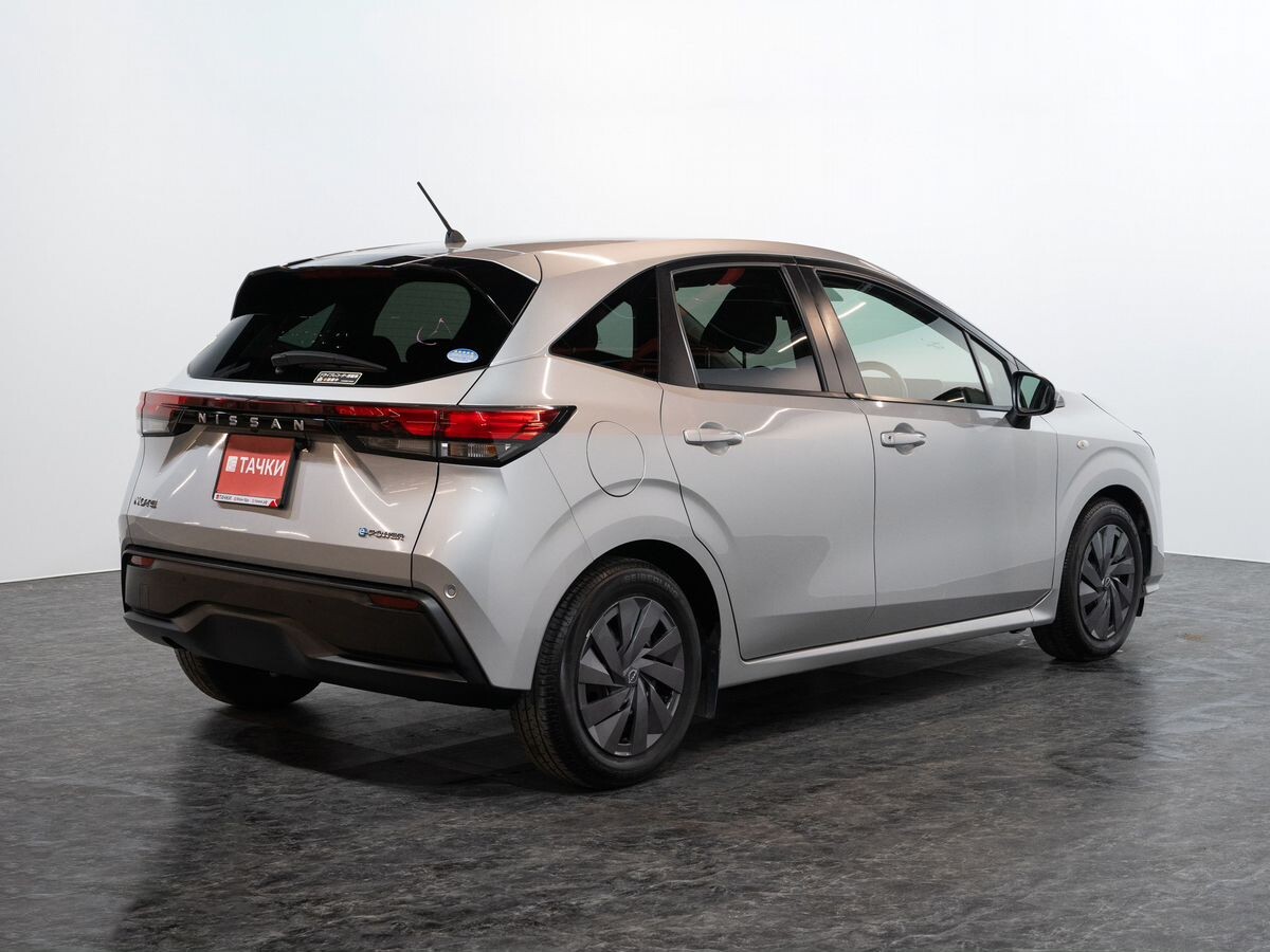 Nissan Note 2021 - фото автомобиля