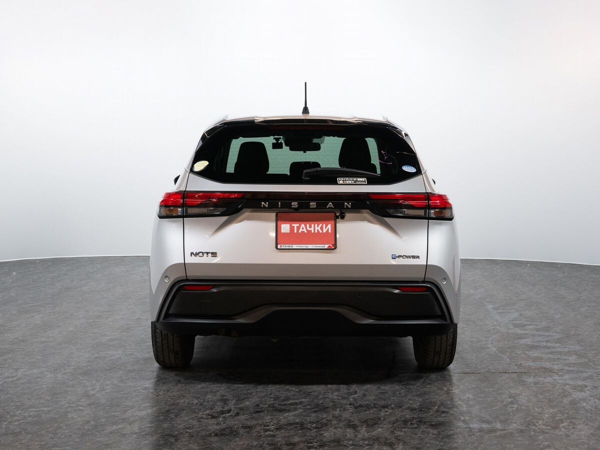 Nissan Note 2021 - фото автомобиля
