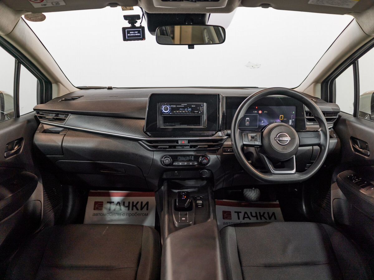 Nissan Note 2021 - фото автомобиля