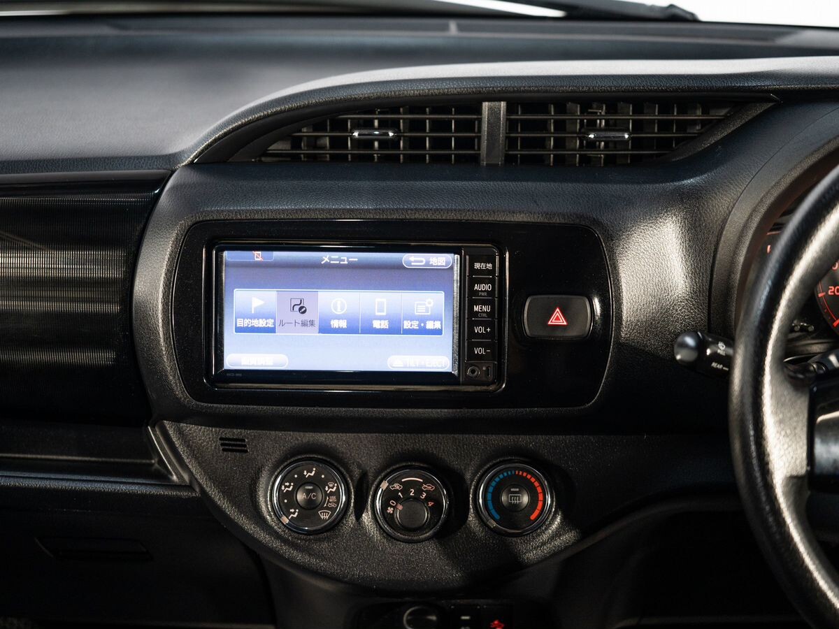 Toyota Vitz 2018 - фото автомобиля