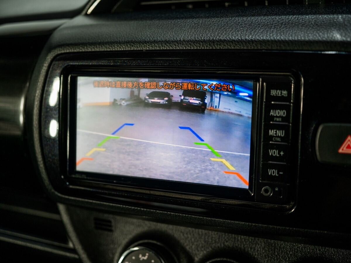 Toyota Vitz 2018 - фото автомобиля