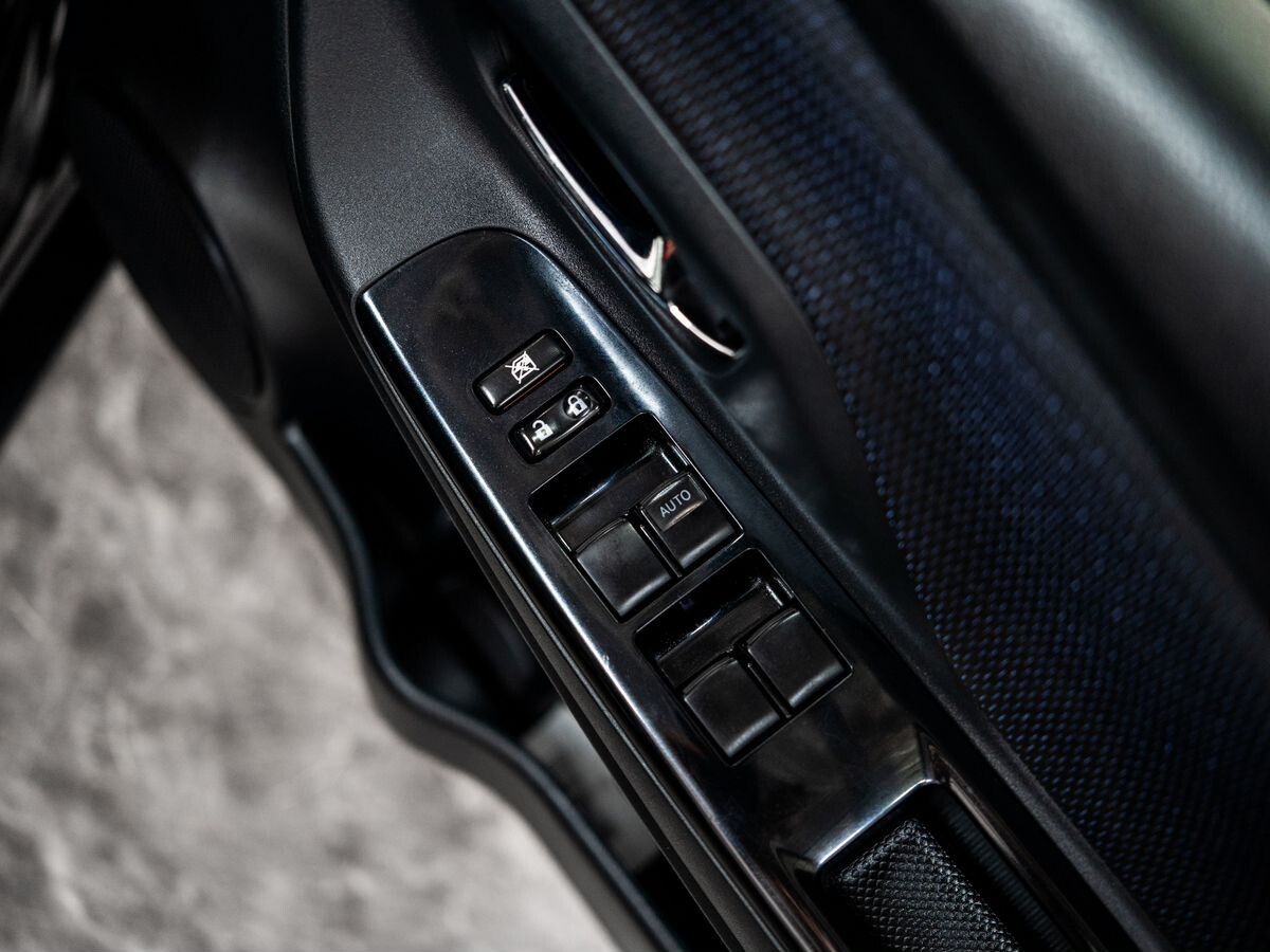 Toyota Vitz 2018 - фото автомобиля