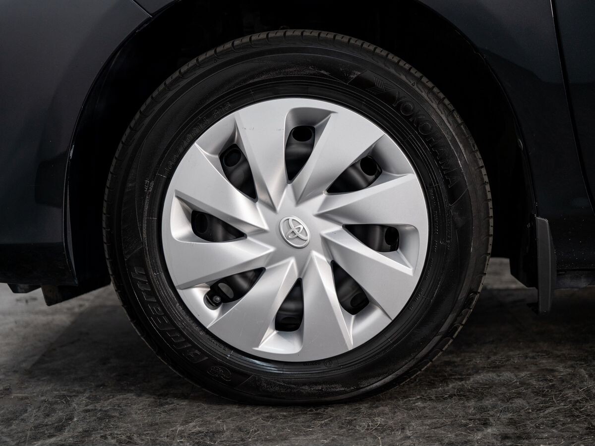 Toyota Vitz 2018 - фото автомобиля