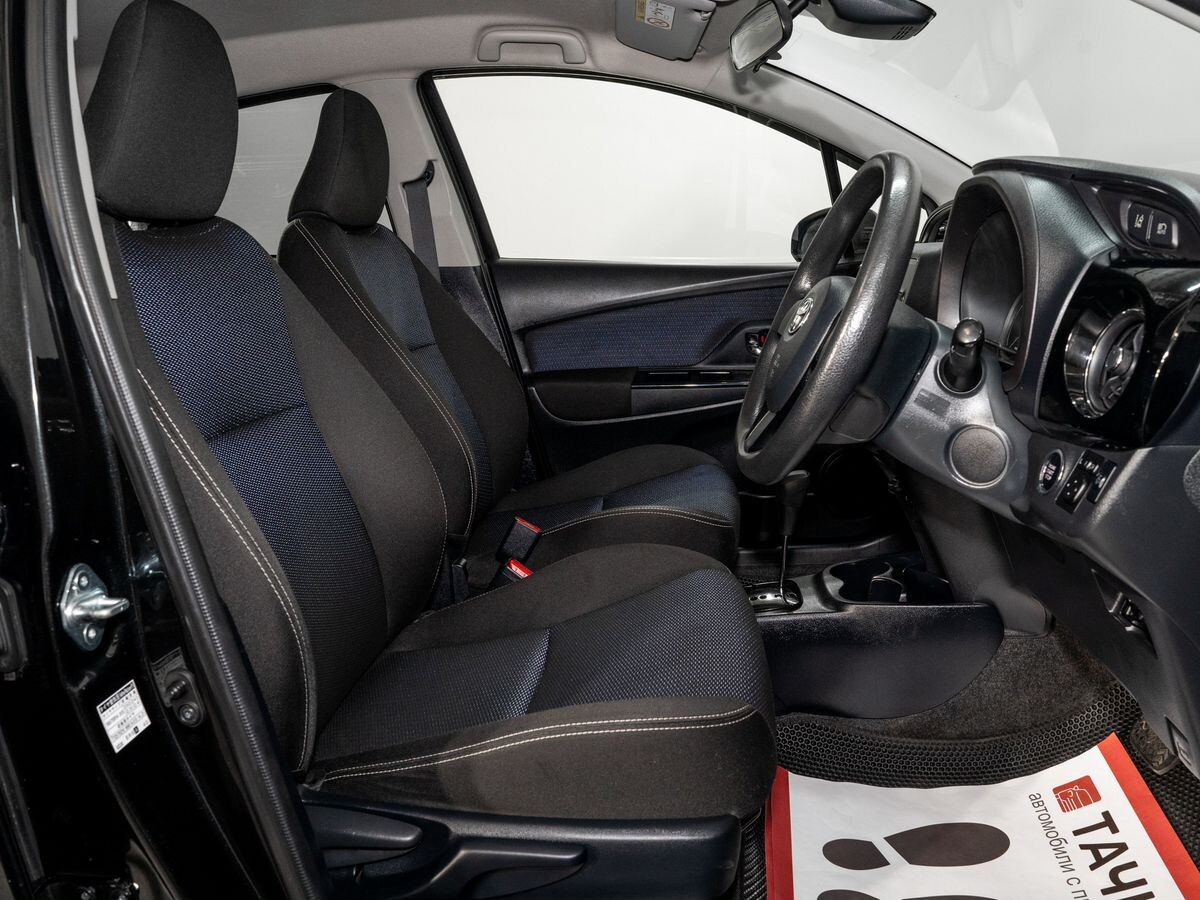 Toyota Vitz 2018 - фото автомобиля