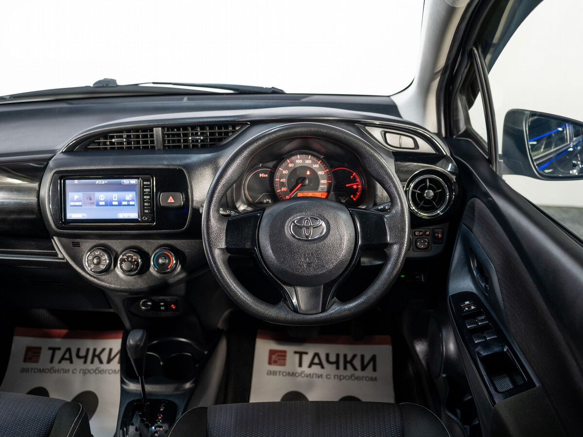 Toyota Vitz 2018 - фото автомобиля