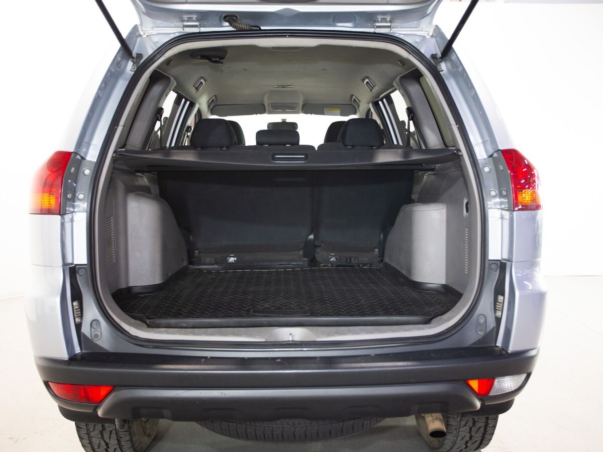 Mitsubishi Pajero Sport 2013 - фото автомобиля