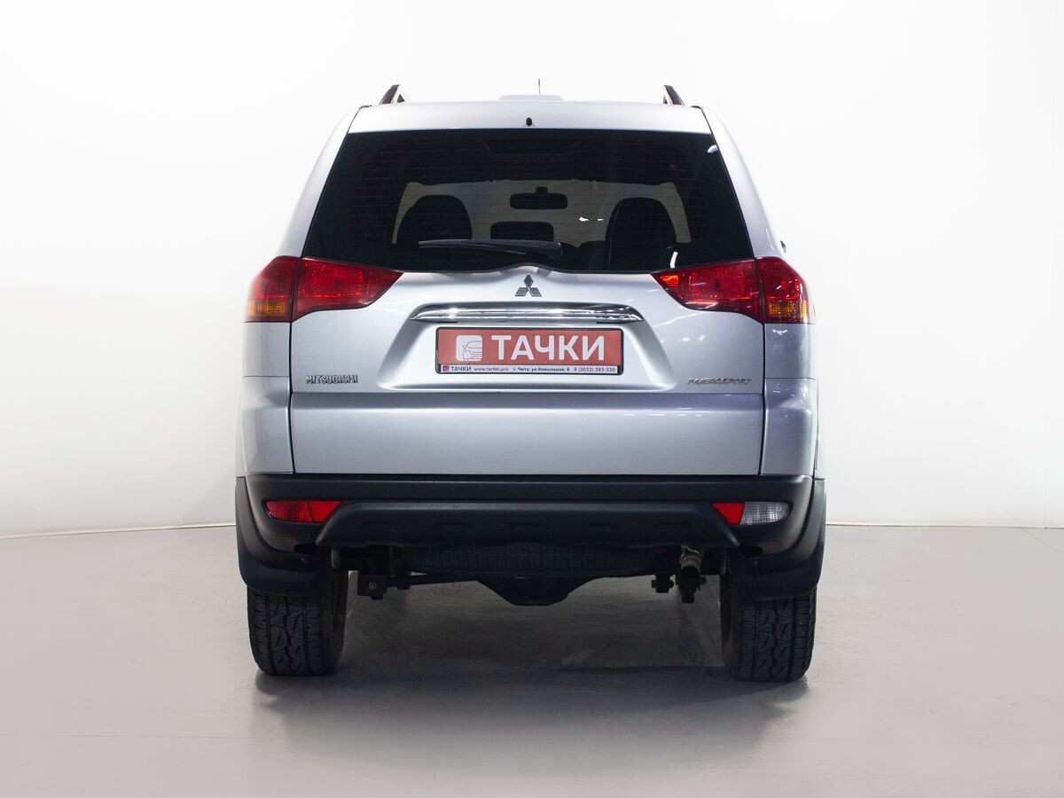 Mitsubishi Pajero Sport 2013 - фото автомобиля
