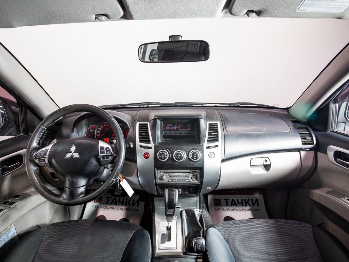 Mitsubishi Pajero Sport 2013 - фото автомобиля