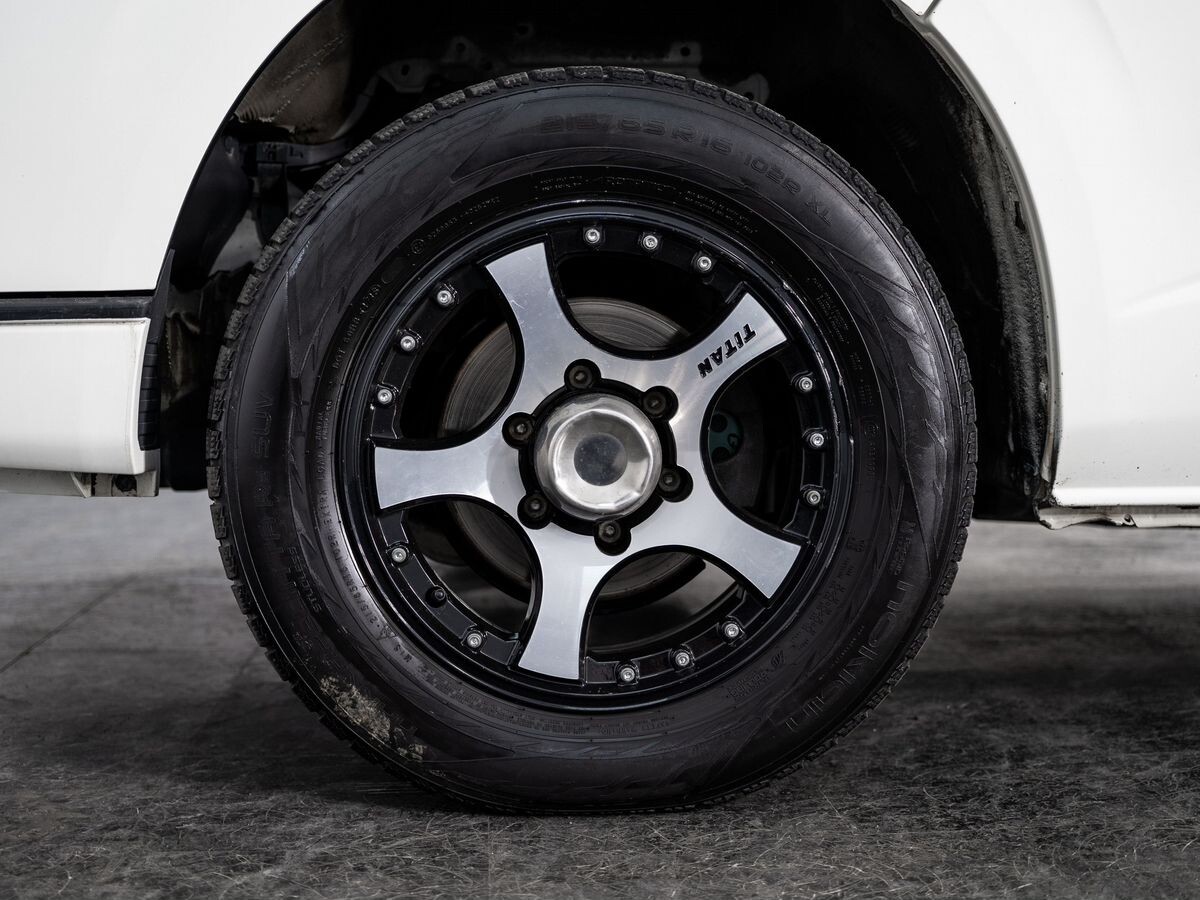 Toyota HiAce 2016 - фото автомобиля