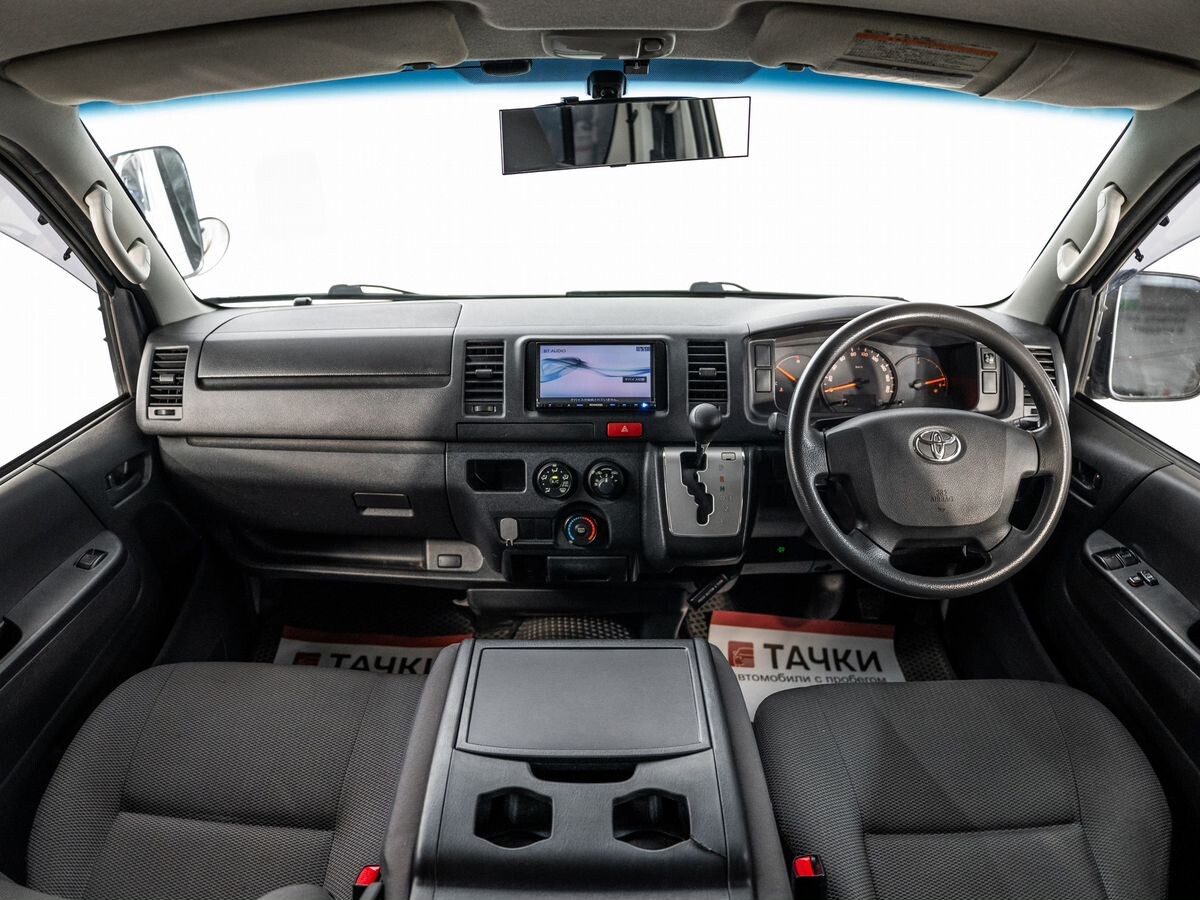 Toyota HiAce 2016 - фото автомобиля