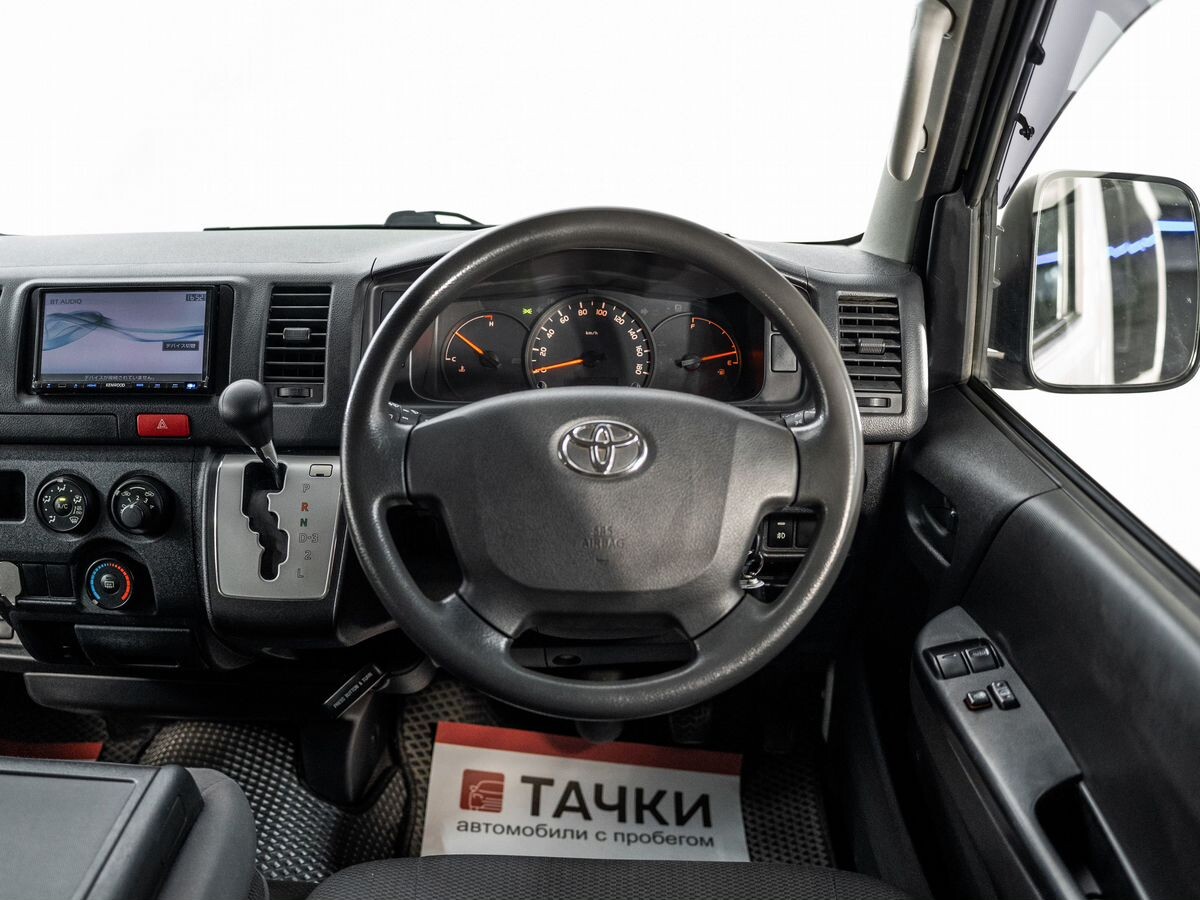 Toyota HiAce 2016 - фото автомобиля