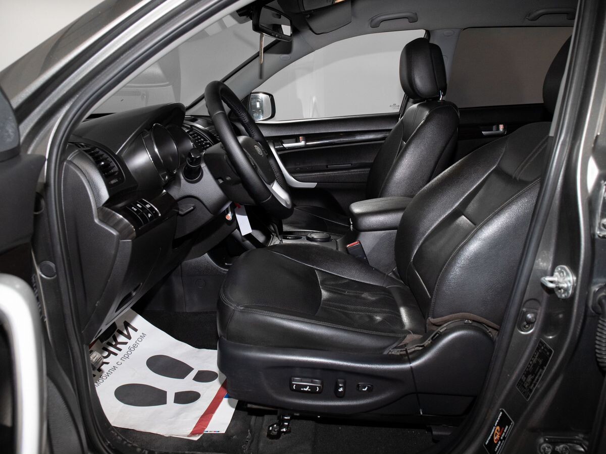 Kia Sorento 2011 - фото автомобиля