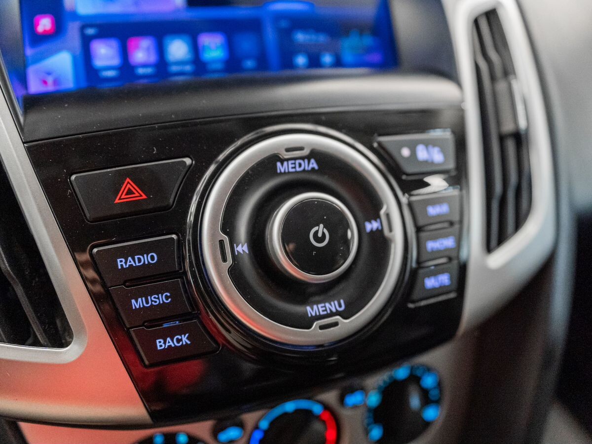 Ford Focus 2012 - фото автомобиля