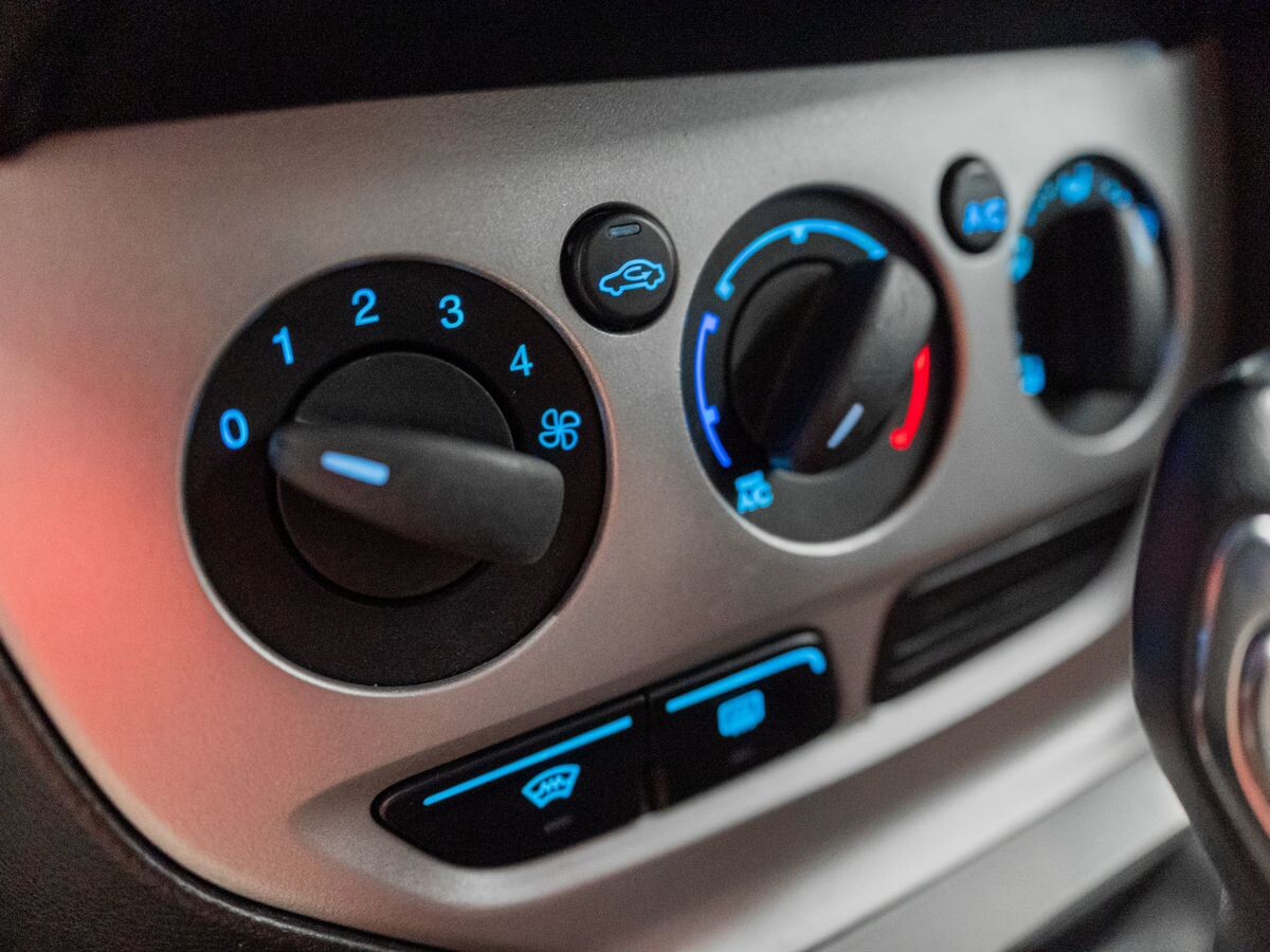 Ford Focus 2012 - фото автомобиля