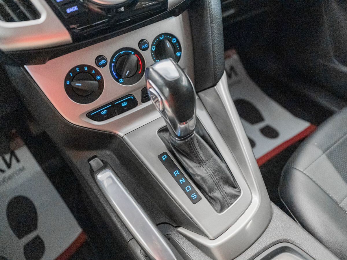 Ford Focus 2012 - фото автомобиля