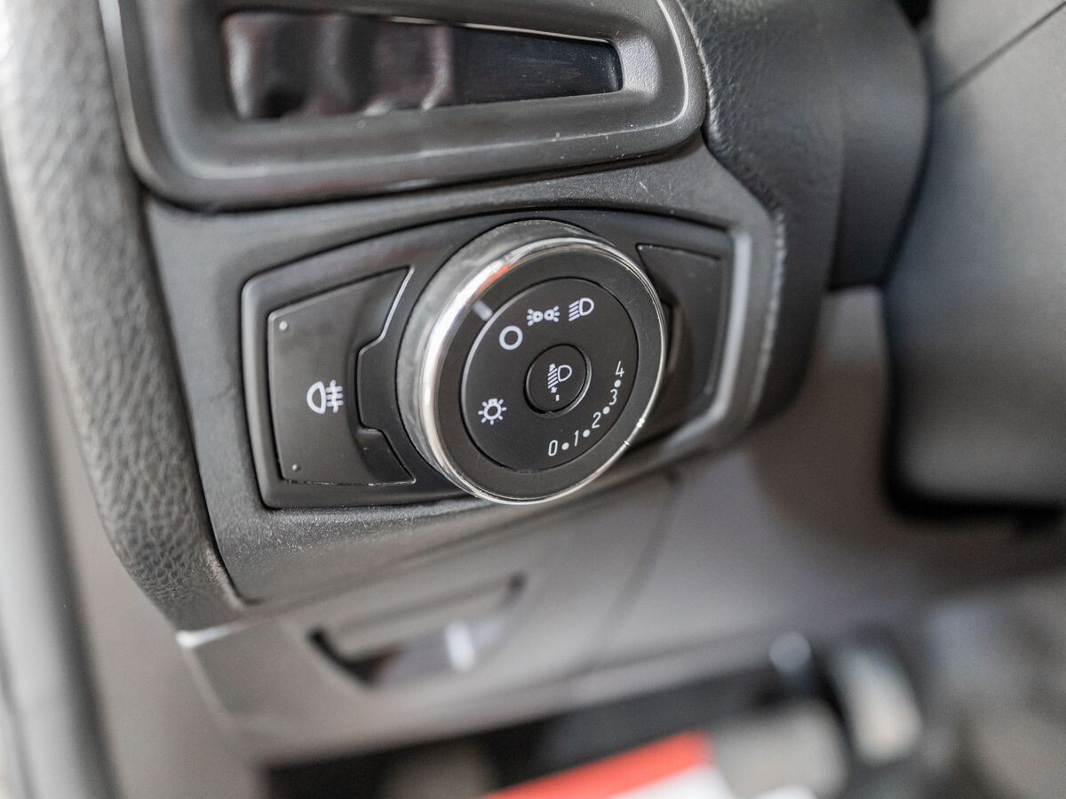 Ford Focus 2012 - фото автомобиля